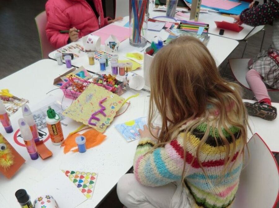 Velkommen til hobbyverksted på Vågsbygd bibliotek.