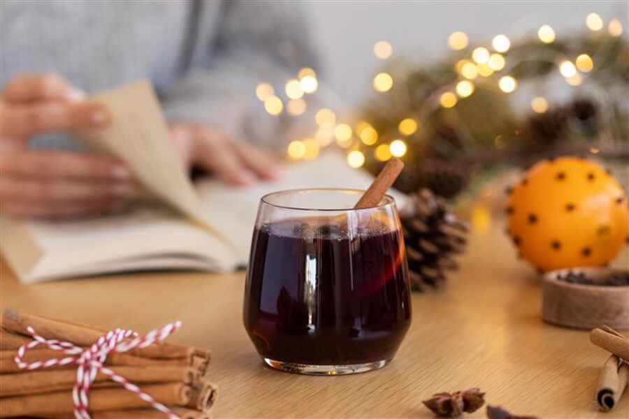 Foto: Shutterstock Litterært pusterom: lesestund for voksne - julespesial!